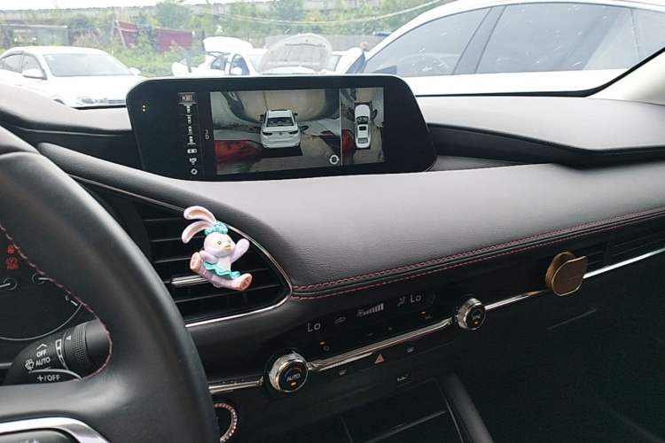 Used Mazda 3 Axela 2022 2.0L Automatic Zhiyao Obsidian Edition Audio And AC Panel