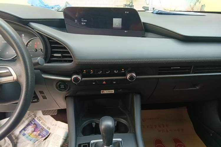 Used Mazda 3 Axela 2022 2.0L Automatic Zhiqing Edition Audio And AC Panel