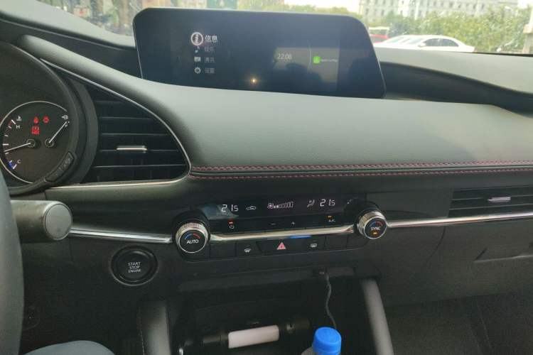 Used Mazda 3 Axela 2022 2.0L Automatic Zhi Rui Edition Audio And AC Panel