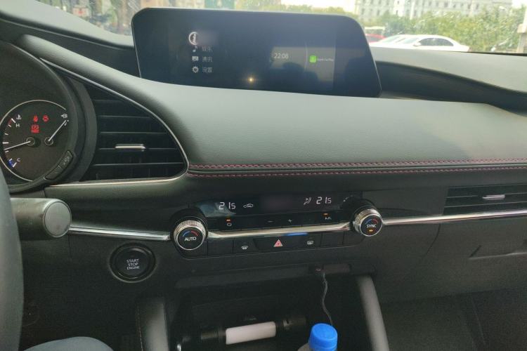 Used Mazda 3 Axela 2022 2.0L Automatic Zhi Rui Edition Audio And AC Panel