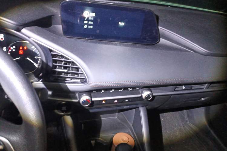 Used Mazda 3 Axela 2022 2.0L Automatic Zhiqing Edition Audio And AC Panel
