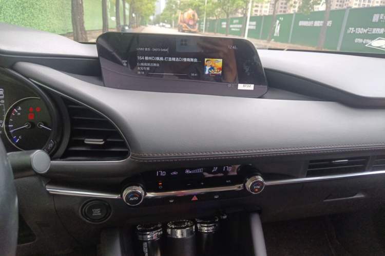 Used Mazda 3 Axela 2022 2.0L Automatic Zhiya Edition Audio And AC Panel