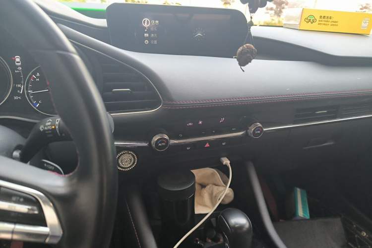 Used Mazda 3 Axela 2022 2.0L Automatic Premium Black Obsidian Edition Audio And AC Panel
