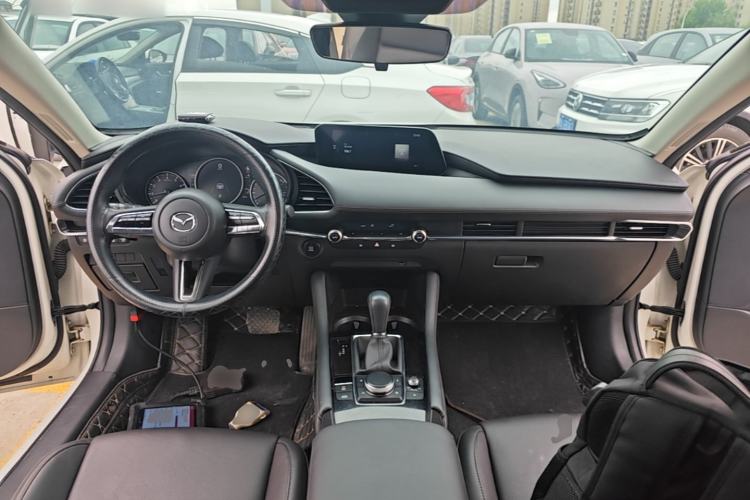 Used Mazda 3 Axela 2022 2.0L Automatic Zhiya Edition Center Console
