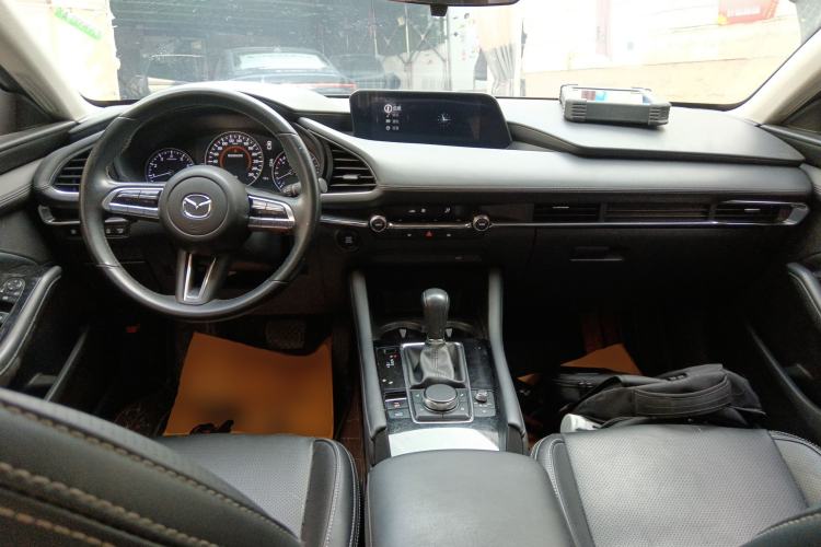 Used Mazda 3 Axela 2022 2.0L Automatic ZhiXuan Edition Center Console