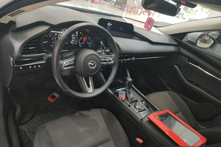 Used Mazda 3 Axela 2022 2.0L Automatic ZhiXuan Edition Center Console