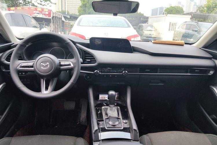 Used Mazda 3 Axela 2022 2.0L Automatic Zhiqing Edition Center Console