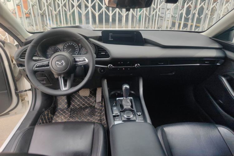Used Mazda 3 Axela 2022 2.0L Automatic Zhiya Edition Center Console