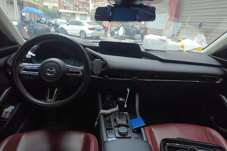 Used Mazda 3 Axela 2022 2.0L Automatic Zhiya Edition Center Console