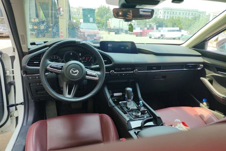 Used Mazda 3 Axela 2022 2.0L Automatic Zhi Rui Edition Center Console