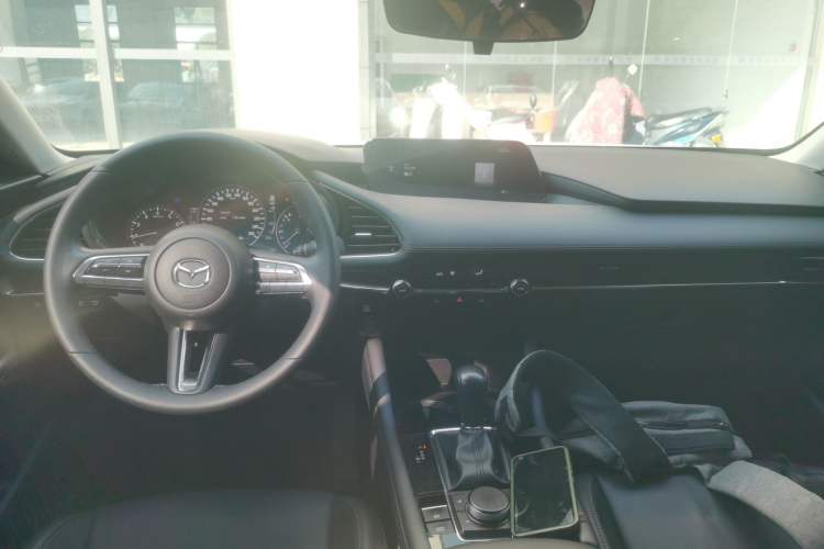 Used Mazda 3 Axela 2022 2.0L Automatic Zhiya Edition Center Console
