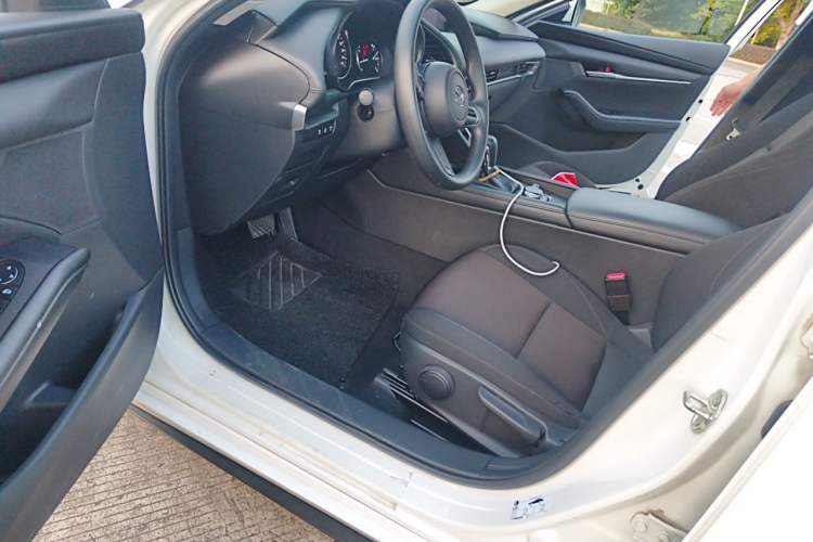 Used Mazda 3 Axela 2022 2.0L Automatic Zhiqing Edition Driver Seat