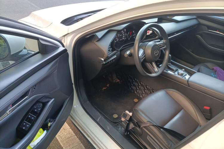 Used Mazda 3 Axela 2022 2.0L Automatic Zhiya Edition Driver Seat