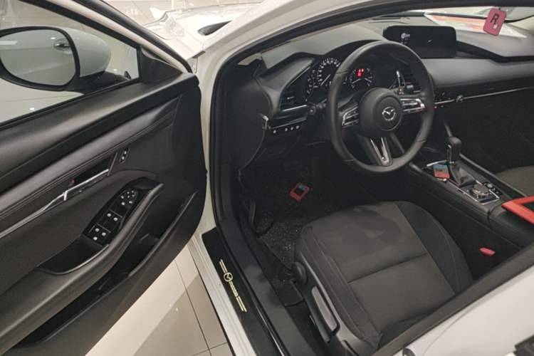 Used Mazda 3 Axela 2022 2.0L Automatic ZhiXuan Edition Driver Seat
