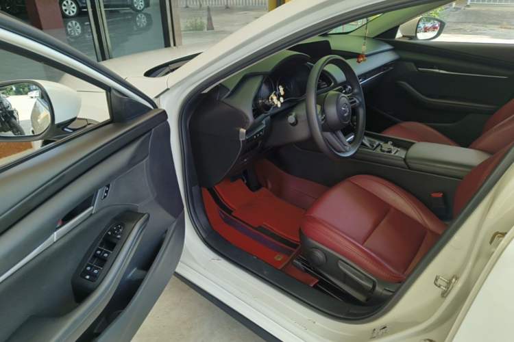 Used Mazda 3 Axela 2022 2.0L Automatic Zhiqing Edition Driver Seat
