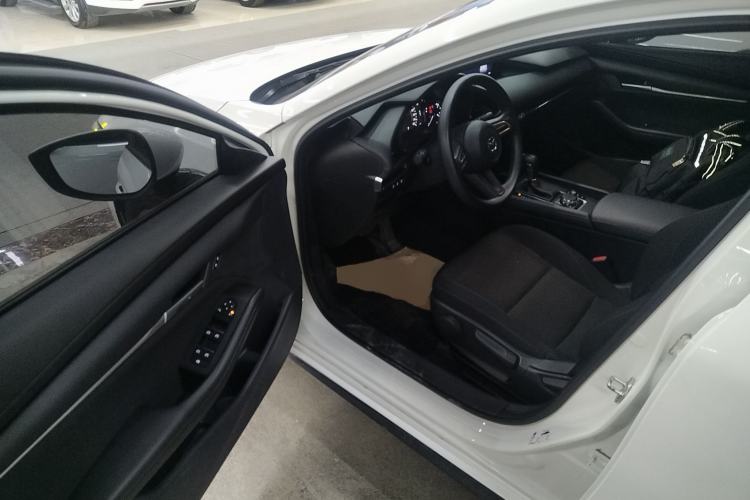 Used Mazda 3 Axela 2022 2.0L Automatic Zhiqing Edition Driver Seat