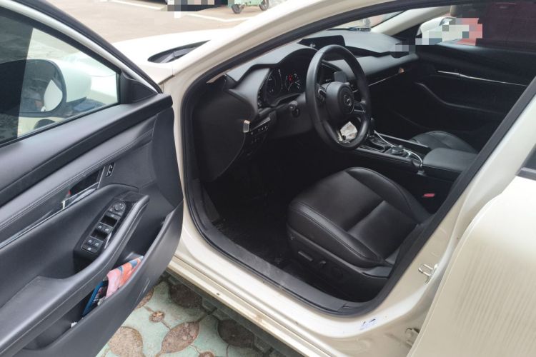 Used Mazda 3 Axela 2022 2.0L Automatic Zhi Rui Edition Driver Seat