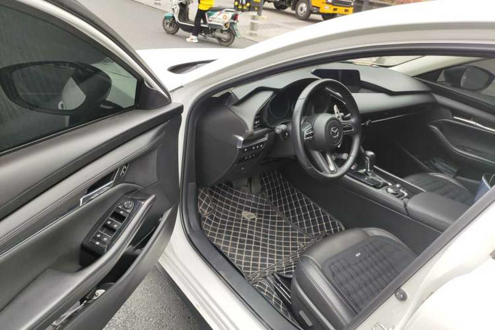 Used Mazda 3 Axela 2022 2.0L Automatic Zhi Rui Edition Driver Seat