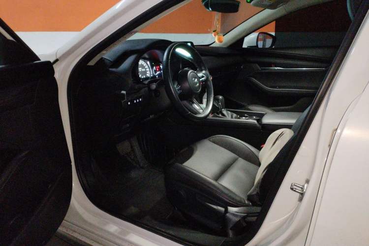 Used Mazda 3 Axela 2022 2.0L Automatic Zhiya Edition Driver Seat