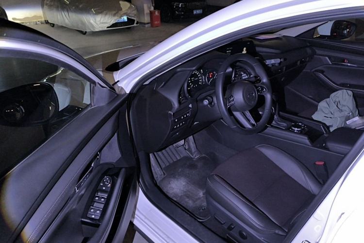 Used Mazda 3 Axela 2022 2.0L Automatic Zhi Rui Edition Driver Seat