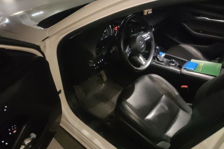 Used Mazda 3 Axela 2022 2.0L Automatic Zhi Rui Edition Driver Seat