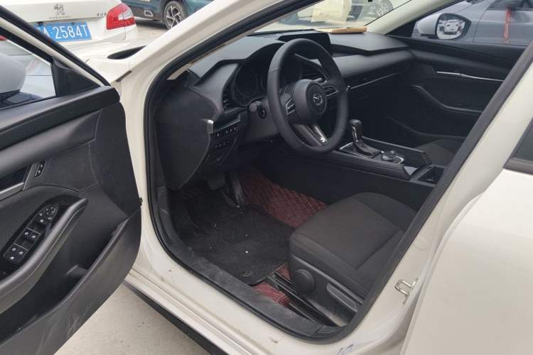 Used Mazda 3 Axela 2022 2.0L Automatic Zhiqing Edition Driver Seat
