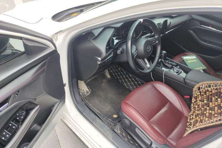 Used Mazda 3 Axela 2022 2.0L Automatic Zhiya Edition Driver Seat