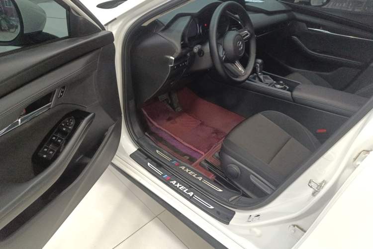 Used Mazda 3 Axela 2022 2.0L Automatic ZhiXuan Edition Driver Seat