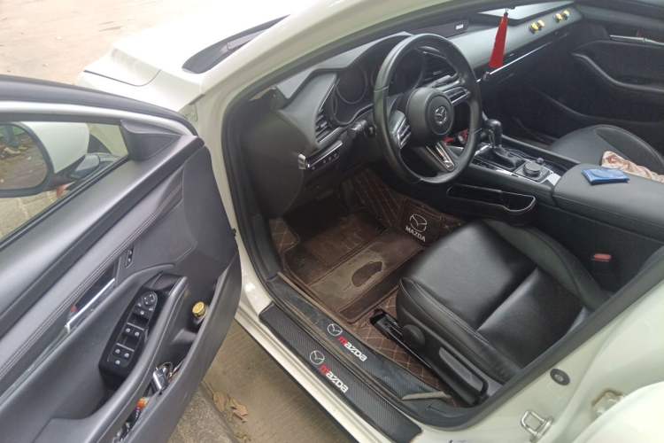 Used Mazda 3 Axela 2022 2.0L Automatic Zhiya Edition Driver Seat
