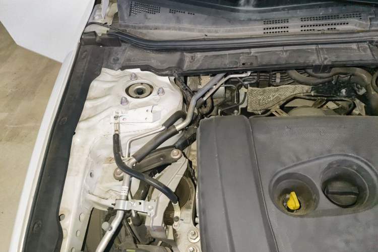 Used Mazda 3 Axela 2022 2.0L Automatic Zhi Rui Obsidian Edition Engine Bay Right