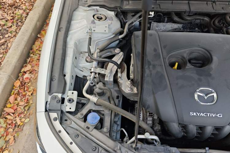 Used Mazda 3 Axela 2022 2.0L Automatic Zhi Rui Edition Engine Bay Right