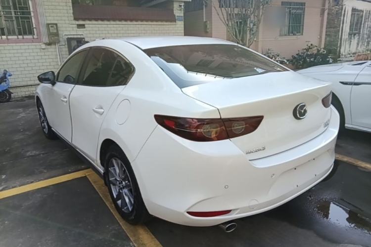 Used Mazda 3 Axela 2022 2.0L Automatic Zhiqing Edition Exterior 2
