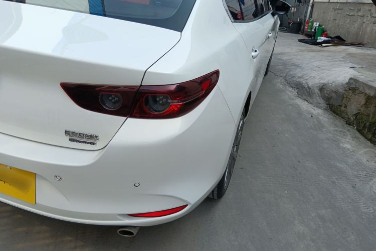 Used Mazda 3 Axela 2022 2.0L Automatic ZhiXuan Edition Exterior 3
