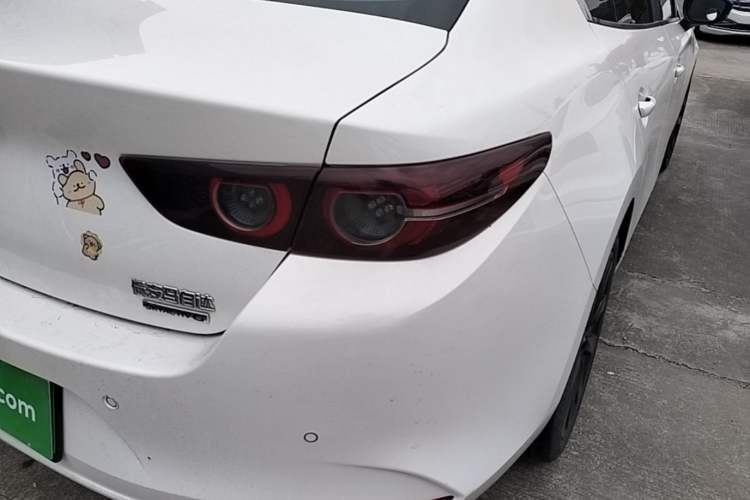 Used Mazda 3 Axela 2022 2.0L Automatic Zhiyao Obsidian Edition Exterior 3