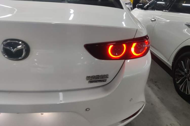 Used Mazda 3 Axela 2022 2.0L Automatic ZhiXuan Edition Exterior 3