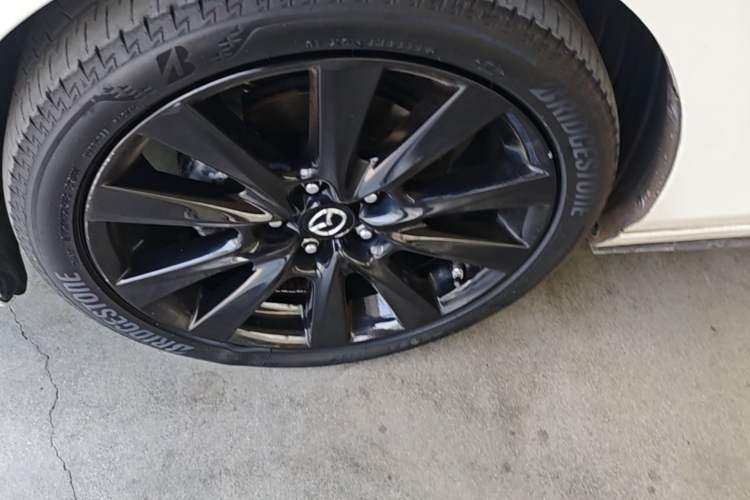 Used Mazda 3 Axela 2022 2.0L Automatic Zhi Rui Obsidian Edition Exterior 4
