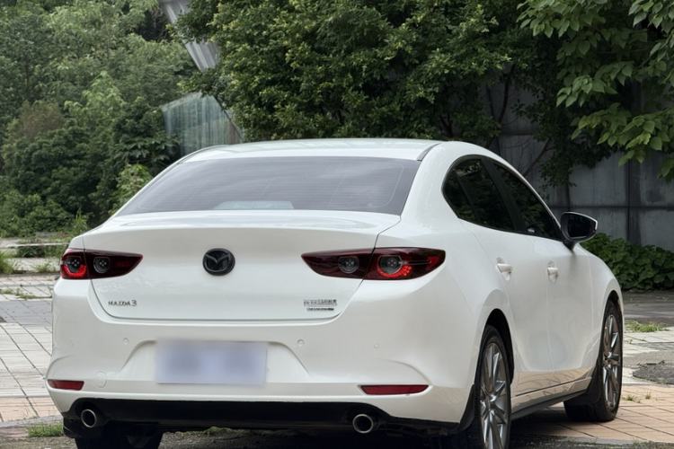 Used Mazda 3 Axela 2022 2.0L Automatic ZhiXuan Edition Exterior 4
