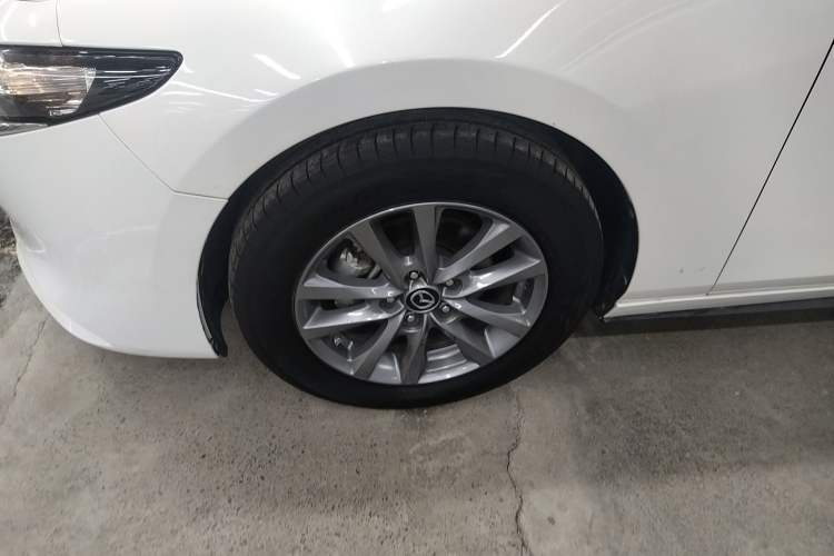 Used Mazda 3 Axela 2022 2.0L Automatic Zhiqing Edition Exterior 4