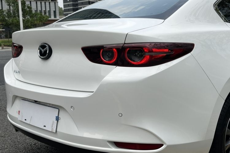 Used Mazda 3 Axela 2022 2.0L Automatic Zhiqing Edition Exterior 5