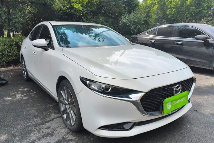 Used Mazda 3 Axela 2022 2.0L Automatic ZhiXuan Edition Front Right 45 Deg