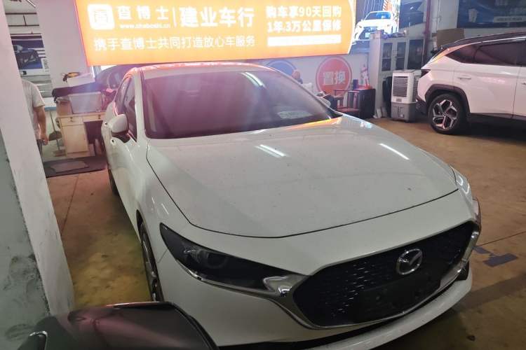 Used Mazda 3 Axela 2022 2.0L Automatic Zhiya Edition Front Right 45 Deg