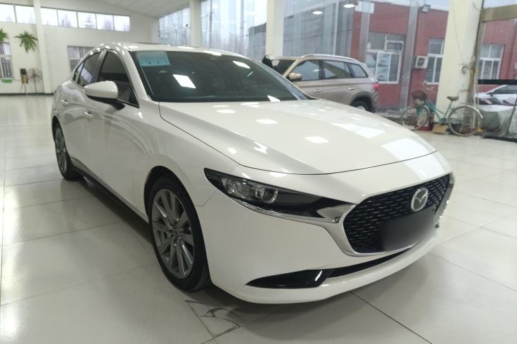 Used Mazda 3 Axela 2022 2.0L Automatic ZhiXuan Edition Front Right 45 Deg