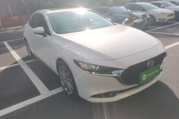 Used Mazda 3 Axela 2022 2.0L Automatic Zhiya Edition Front Right 45 Deg