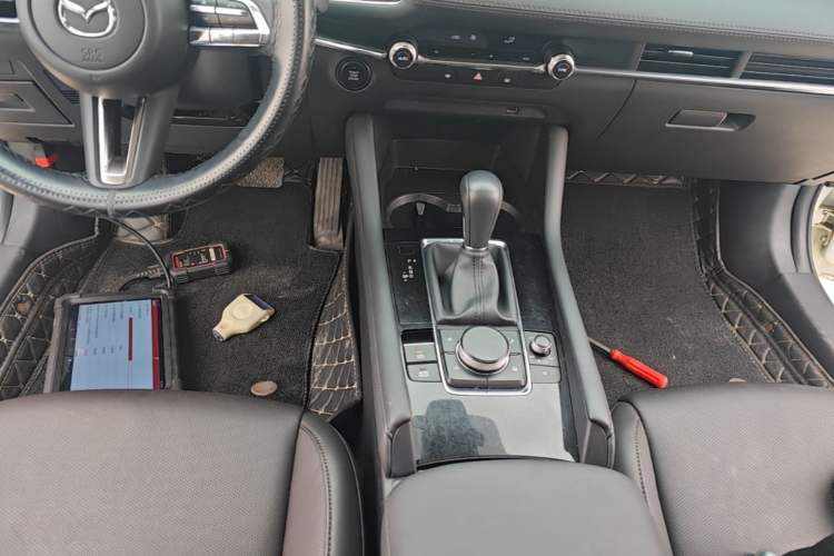 Used Mazda 3 Axela 2022 2.0L Automatic Zhiya Edition Gear Lever