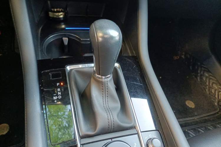 Used Mazda 3 Axela 2022 2.0L Automatic Zhiya Edition Gear Lever