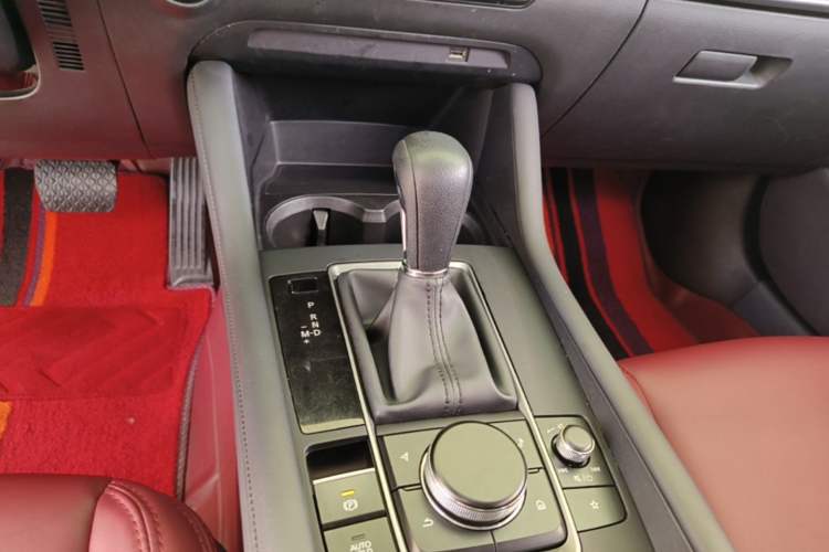 Used Mazda 3 Axela 2022 2.0L Automatic Zhiqing Edition Gear Lever