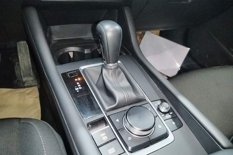 Used Mazda 3 Axela 2022 2.0L Automatic Zhiqing Edition Gear Lever