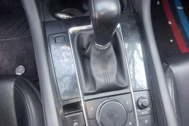 Used Mazda 3 Axela 2022 2.0L Automatic Zhiya Edition Gear Lever