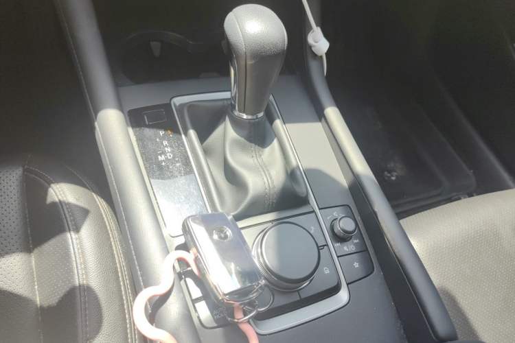 Used Mazda 3 Axela 2022 2.0L Automatic Zhiqing Edition Gear Lever