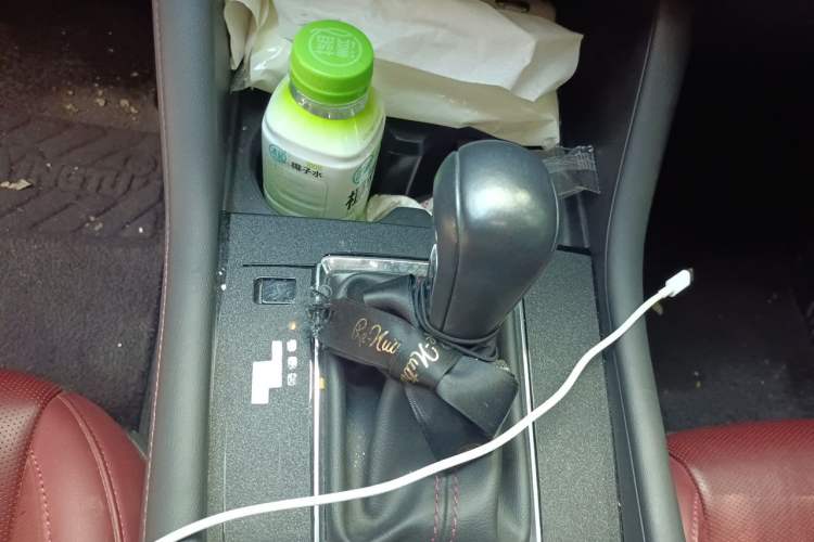 Used Mazda 3 Axela 2022 2.0L Automatic Premium Black Obsidian Edition Gear Lever